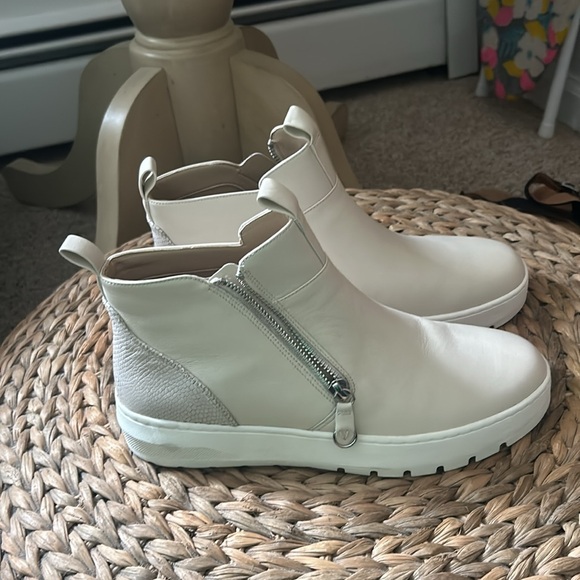 Vionic Brinkley size 8.5- NWOB - Picture 4 of 4